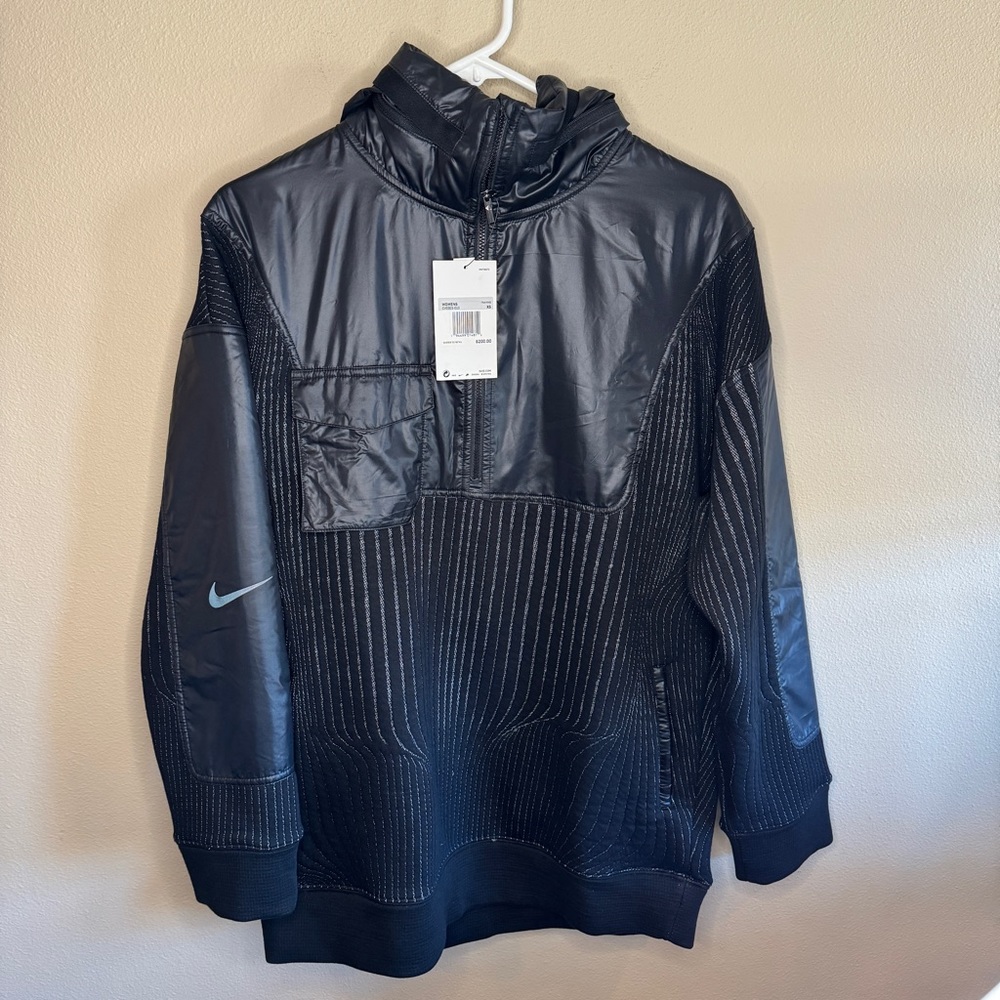 NWT Nike woman’s oversized city edition black pullover XS